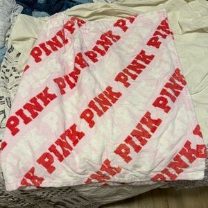 NWOT PINK VS Branded Velcro Wrap Towel